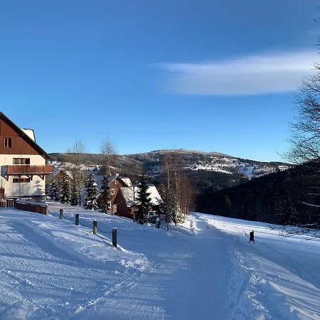 Mezi Kopci - Mid Hills Nyaraló Roudnice